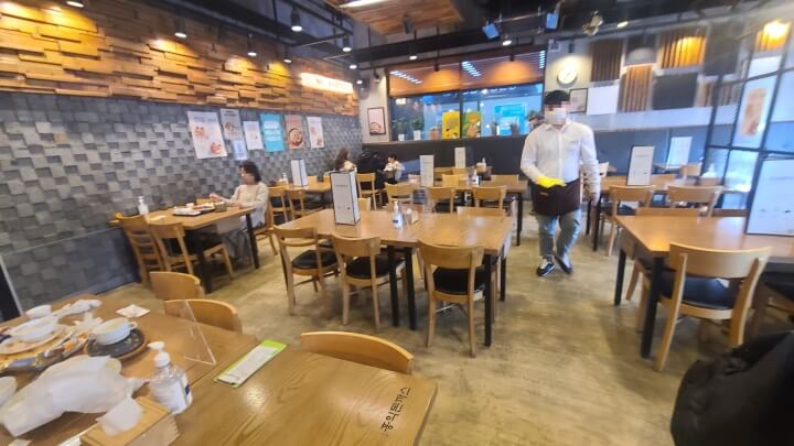 홍익돈까스-송도점-내부-2