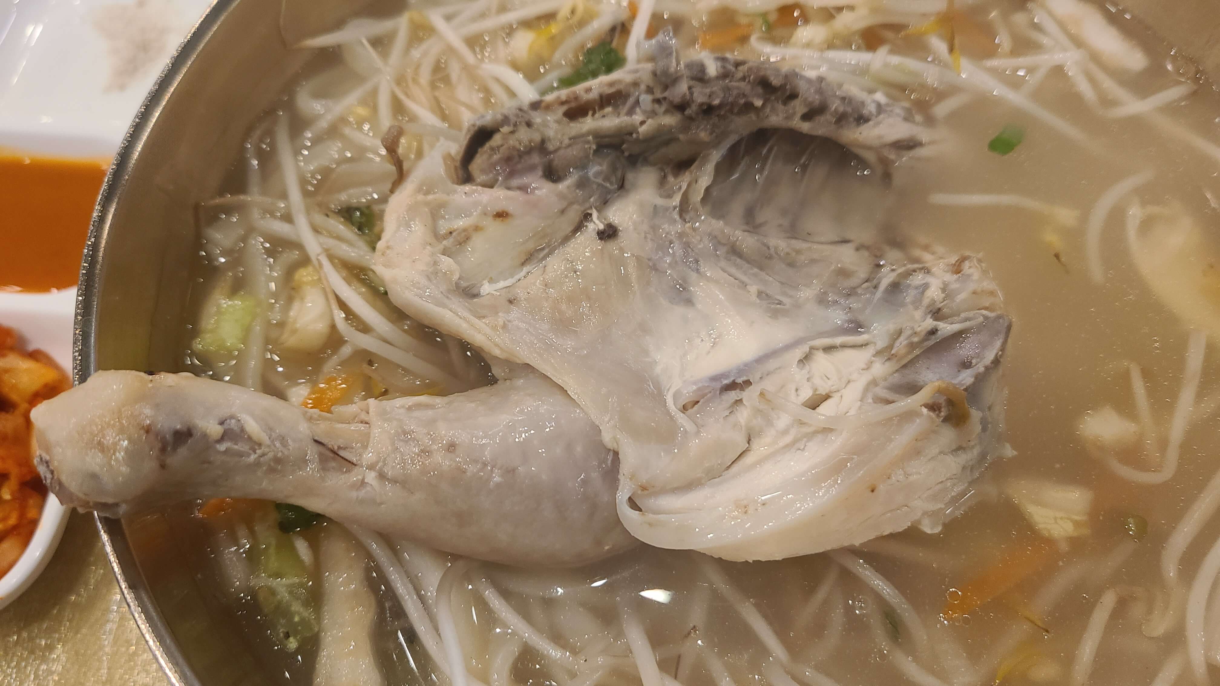 파주닭국수-닭칼국수-닭