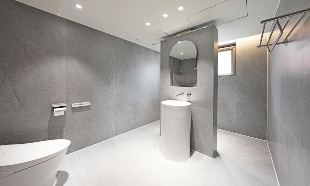 잠실 오로시에 관광호텔 특가! 신상 부티크 호텔 완전정복 (루프탑수영장+사운드바+스마트시스템 총정리)