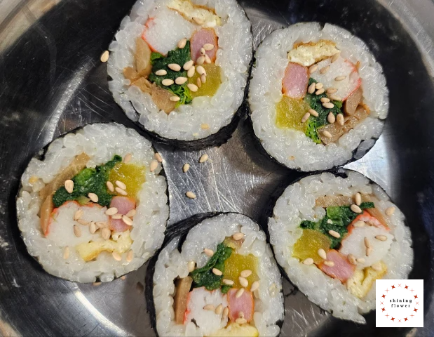 우엉김밥 완성 후 자른 단면