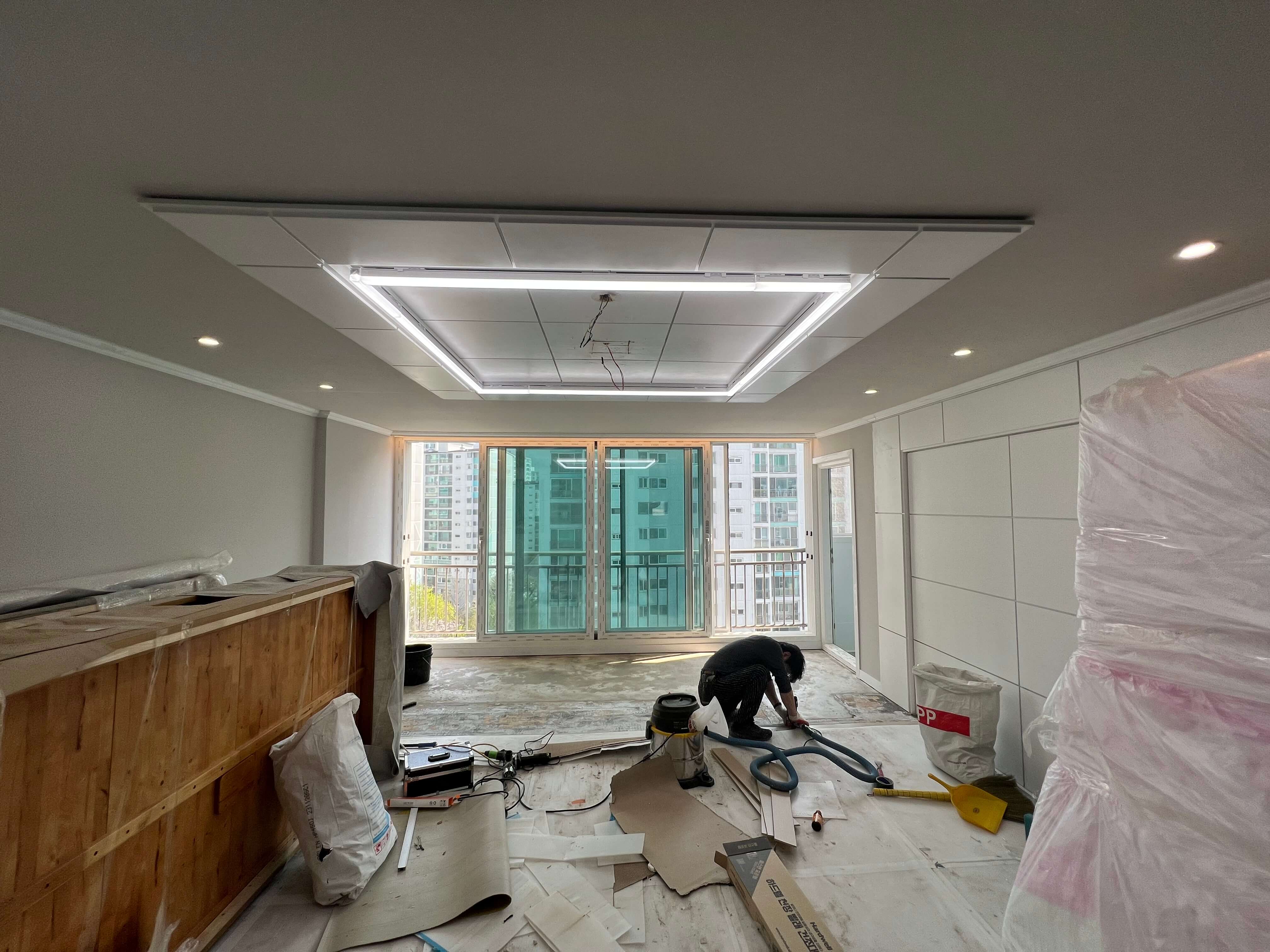 확장부위 강마루 시공