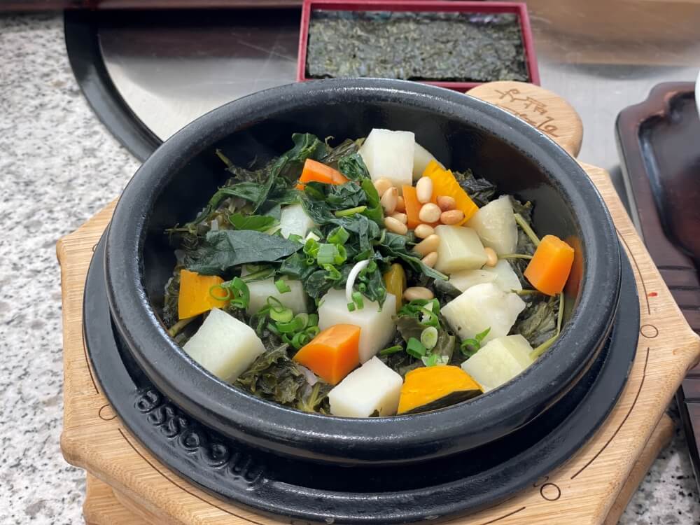 동탄-한국인의-밥상-취나물-솥밥-모습