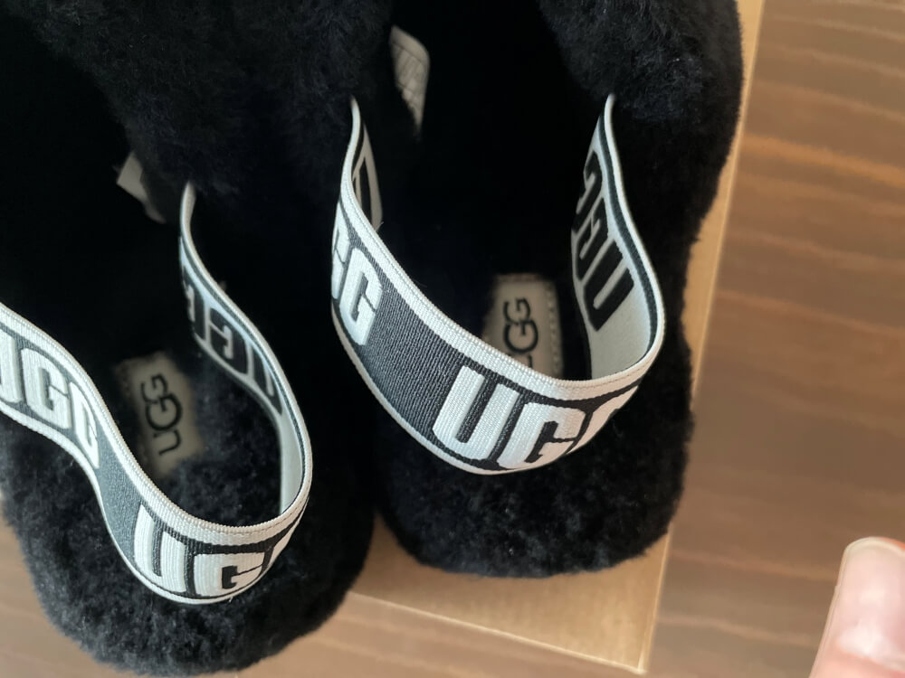 어그 UGG - 플러프 예 슬라이드 밴딩 모습