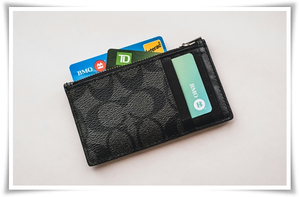 과도한 채무로 어려움을 겪는 서민들을 위한 "개인 채무조정"