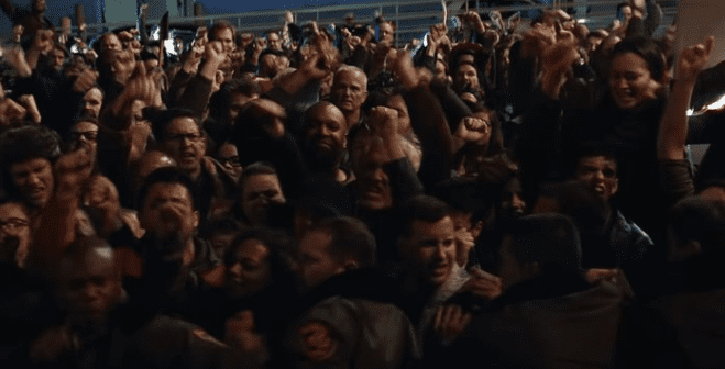 할로윈-킬즈-수많은-인파