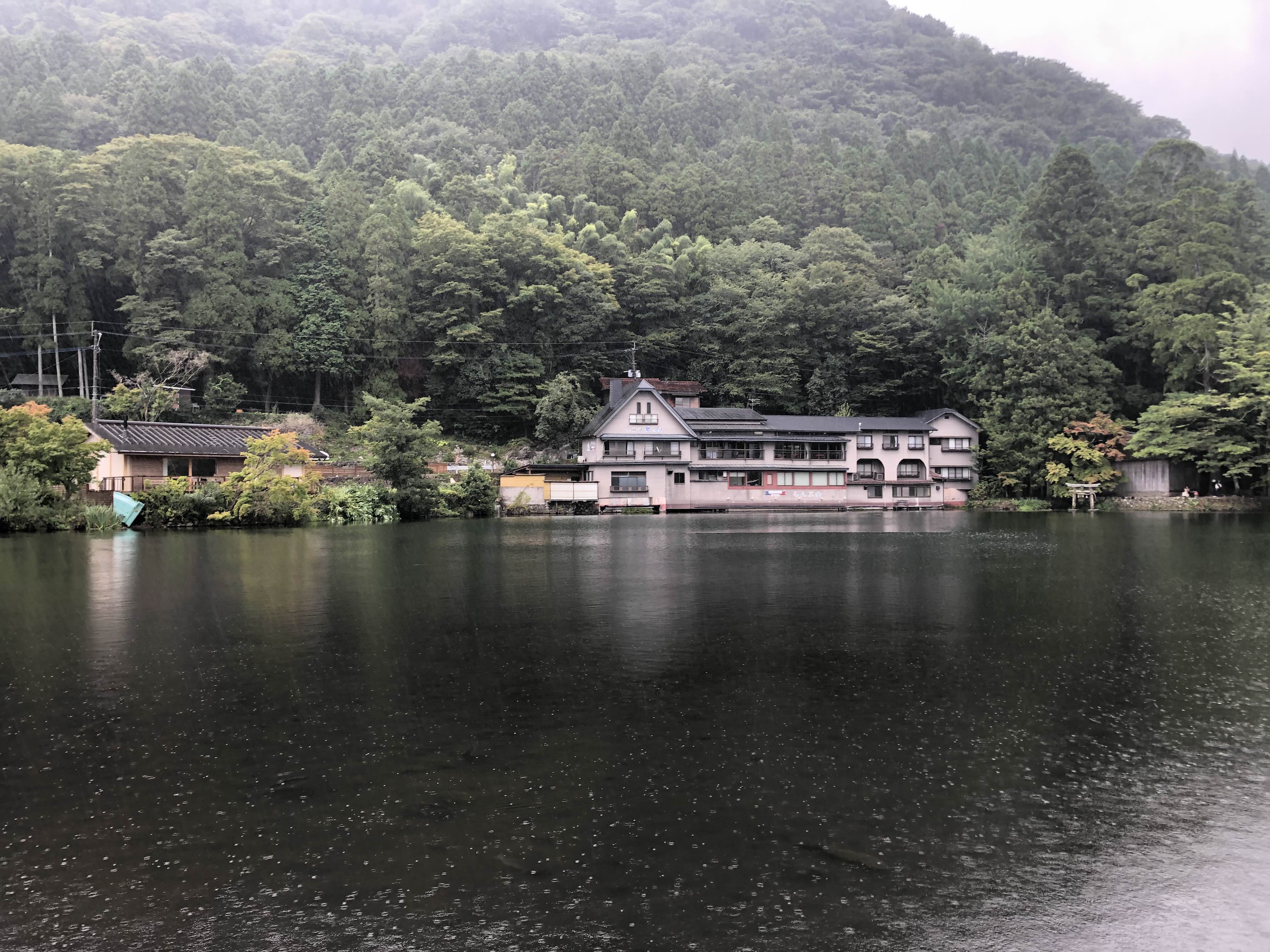 긴린코 호수, 비가 사뿐 호수에 닿는 느낌