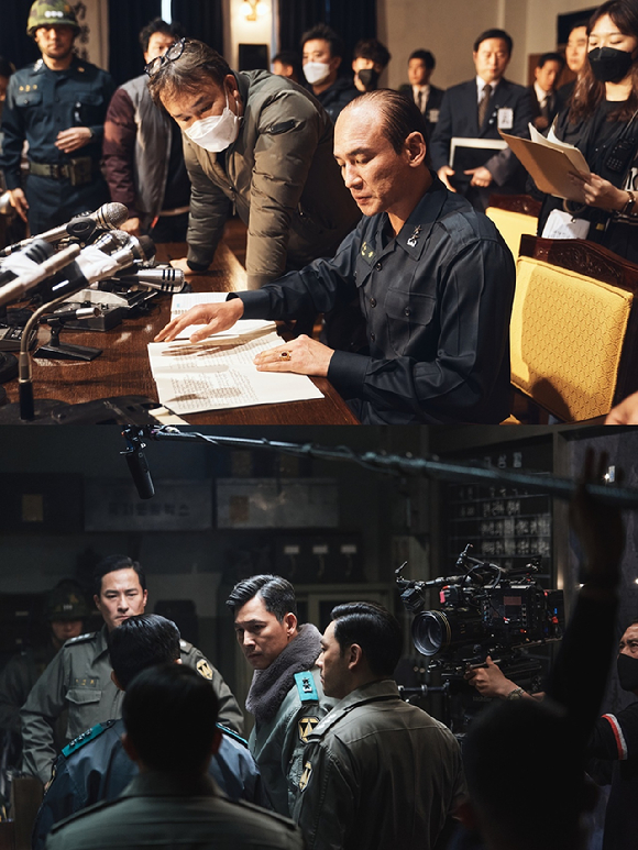 &#39;서울의 봄&#39; 황정민&#44; 정우성이 촬영 현장에서 몰입도를 끌어올리고 있다. [사진=플러스엠엔터테인먼트]