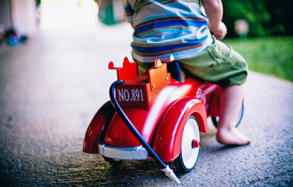 아기에게 ‘지루함’ 시간을 의도적으로 주어야 하는 이유 — 창의력 발달 포인트