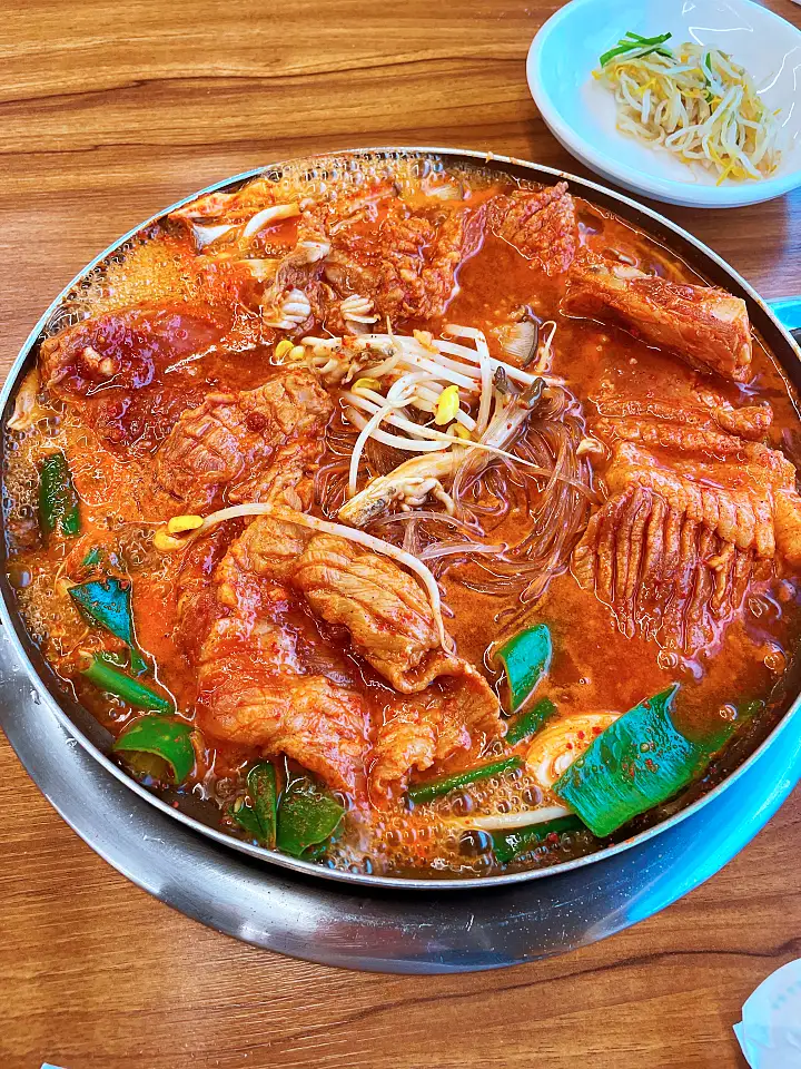 토요일은 밥이좋아 전주 물갈비 맛집 정호영 셰프 인정 얼큰한 국물 콩나물 듬뿍 갈비 전골 현지인 추천 토밥 좋아 방송정보