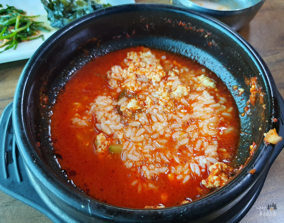 파주 샘뜰 두부집 뚝배기