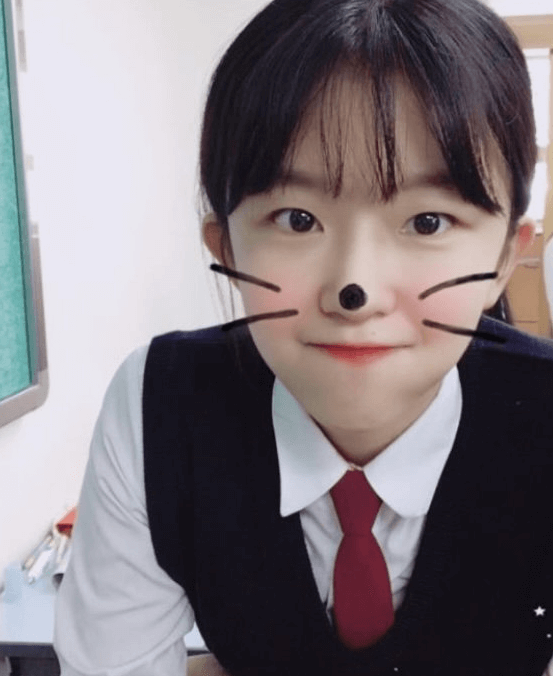 윤가이-고등학교-앳된-모습