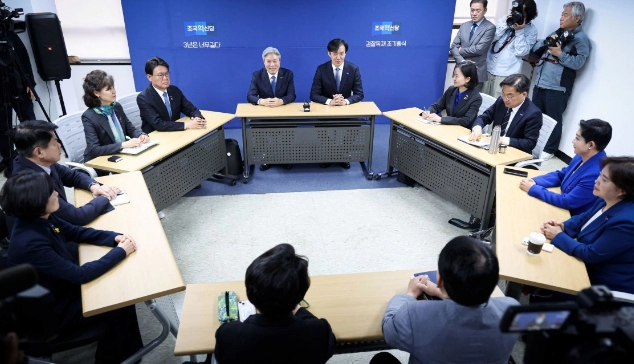 황운하 원내대표 만장일치 선출 이유