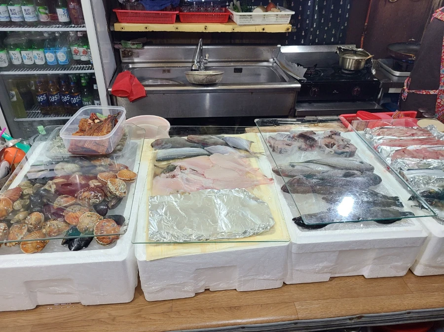 해산물과 생선 매대