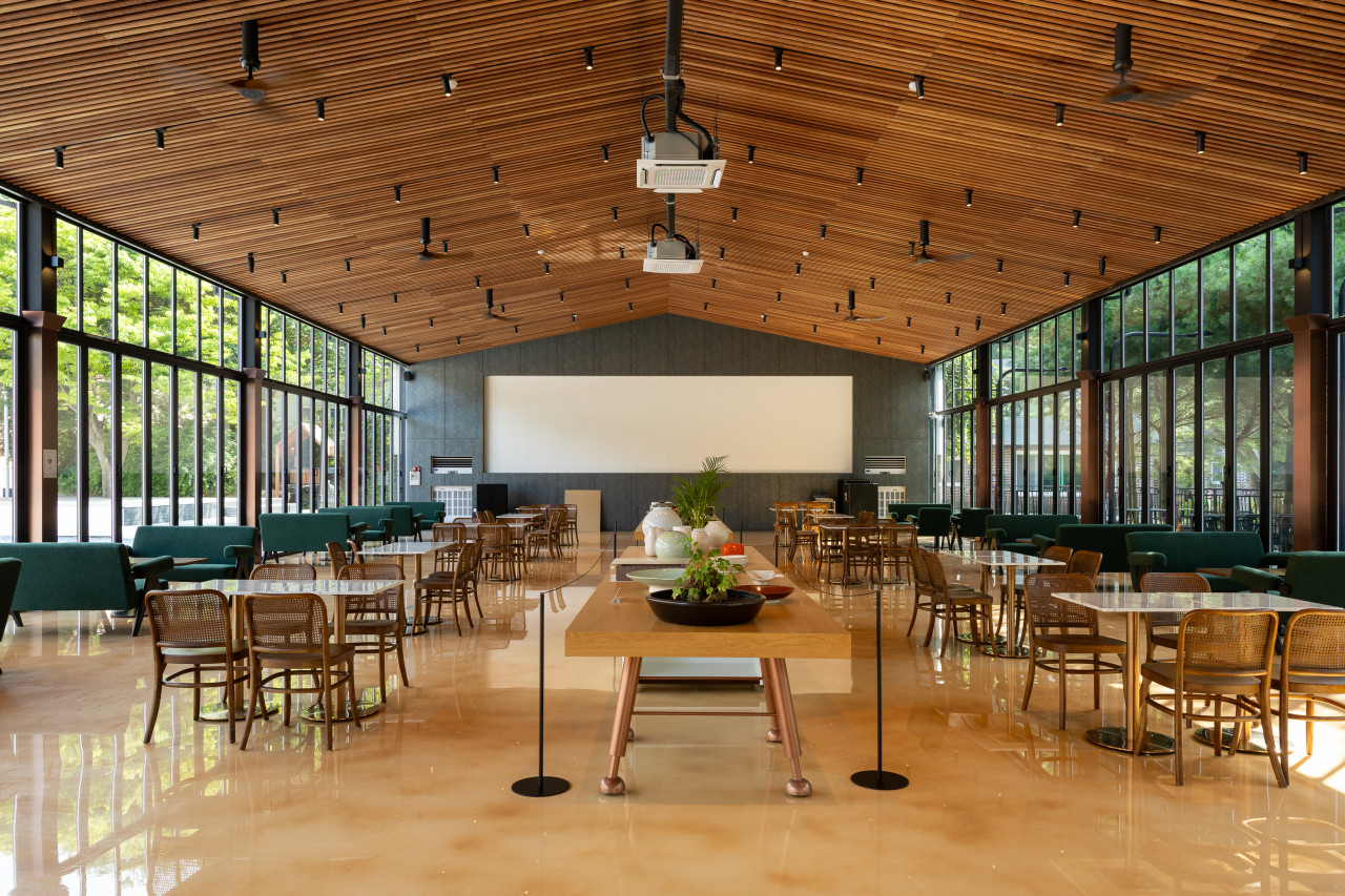 전시관 같은 아트팩토리 참기름 카페