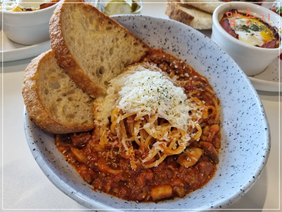 오런카페-브런치-라구파스타-메뉴사진
