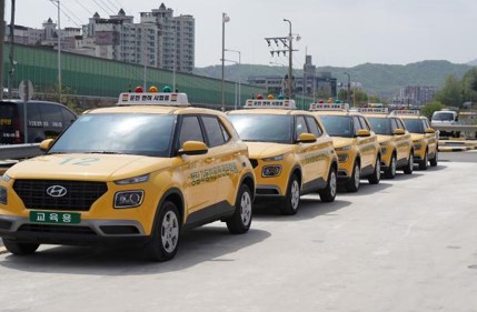 강북구분들을 기다리는 청담의 차량들