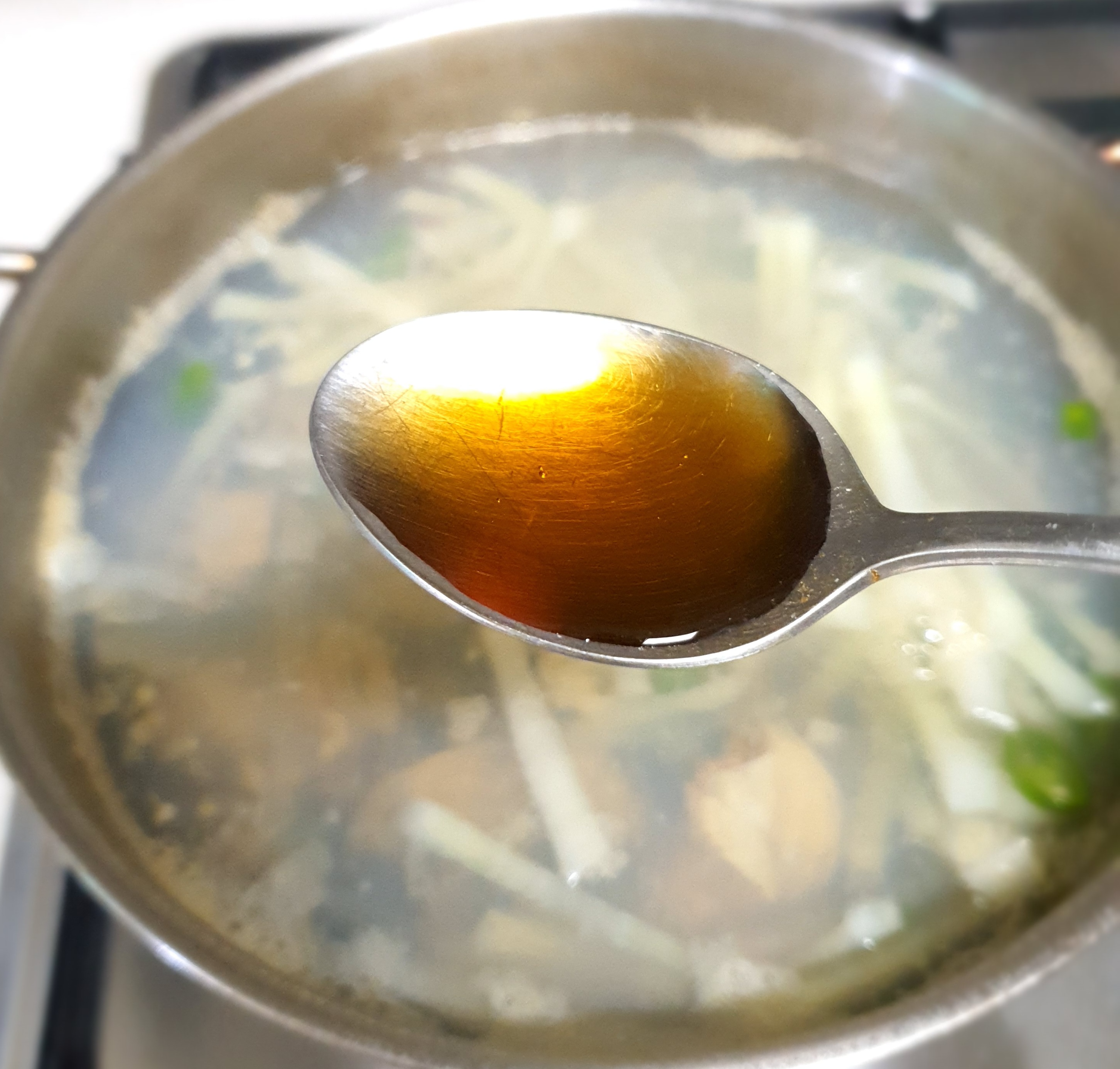 액젓도-넣어줍니다.