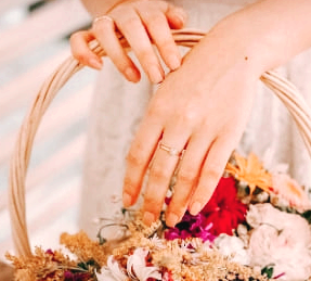 손톱이 잘 부러지는 이유와 갈라지는 이유