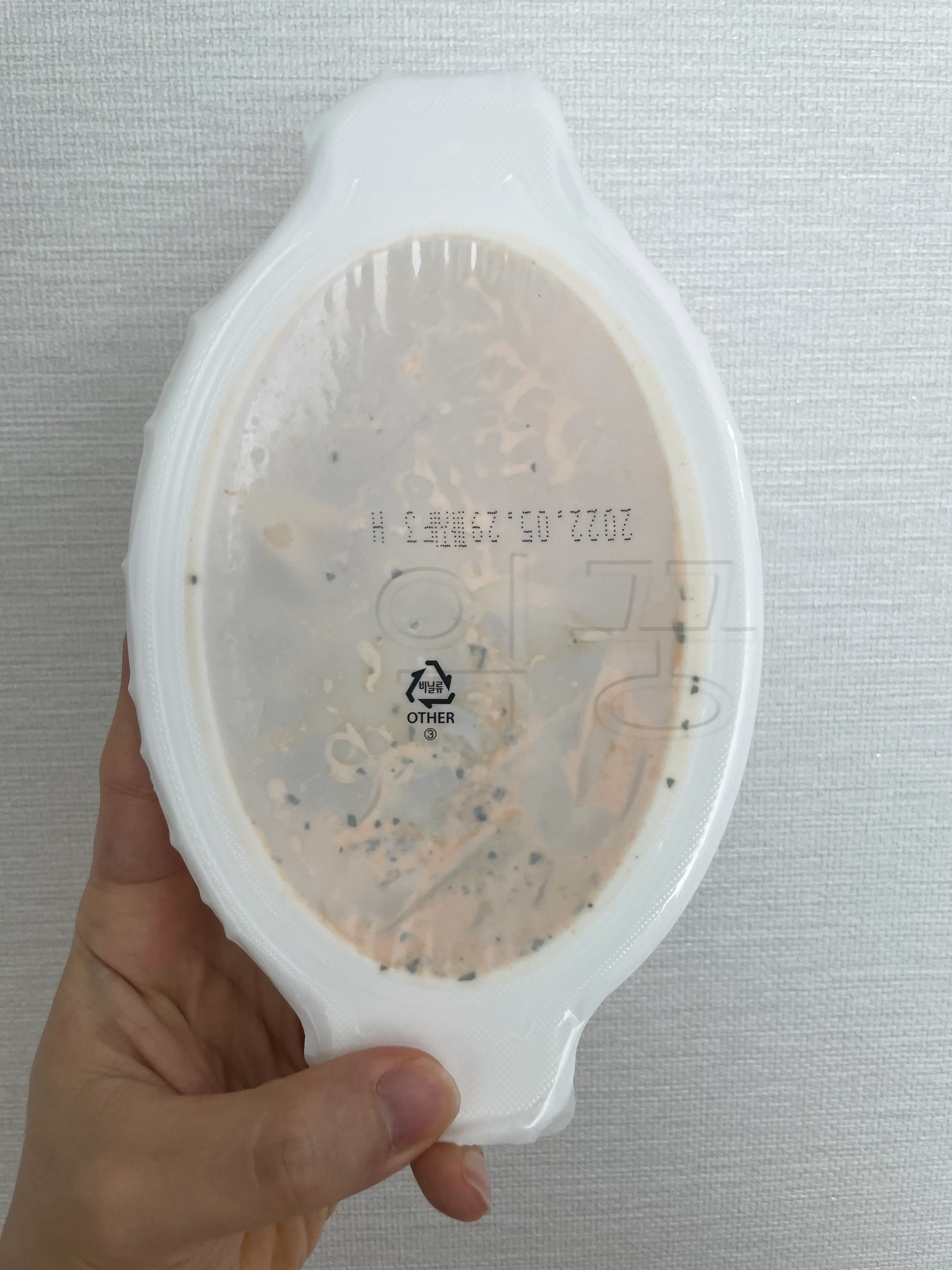 유통기한도 1달 이상 되고&amp;#44; 조리고 비닐만 벗기고 전자레인지에 2분만 돌리면 되서 매우 편리하다