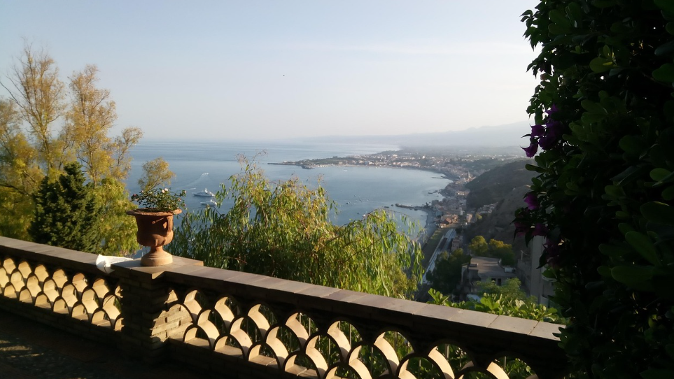 꾸준함은 있는데 만족이 없는 사람들의 공통된 하루 구조