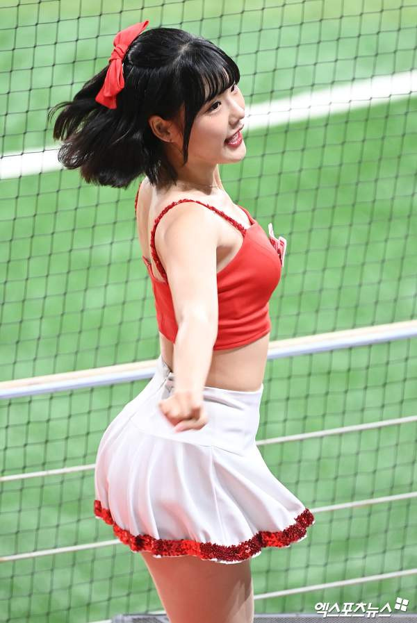 최홍라 치어리더 완벽 분석: 나이, 학력, 프로필 및 2026년 한화 이글스 이적 비하인드 스토리