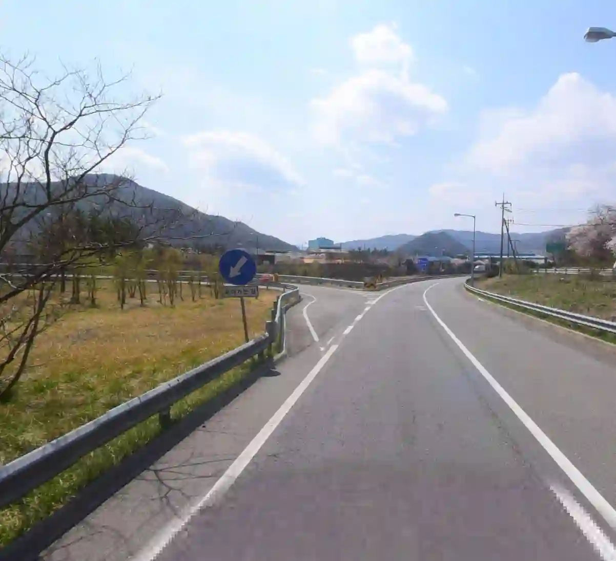 잘못 진입 했을 때 고속도로 회차로 안내 표지판