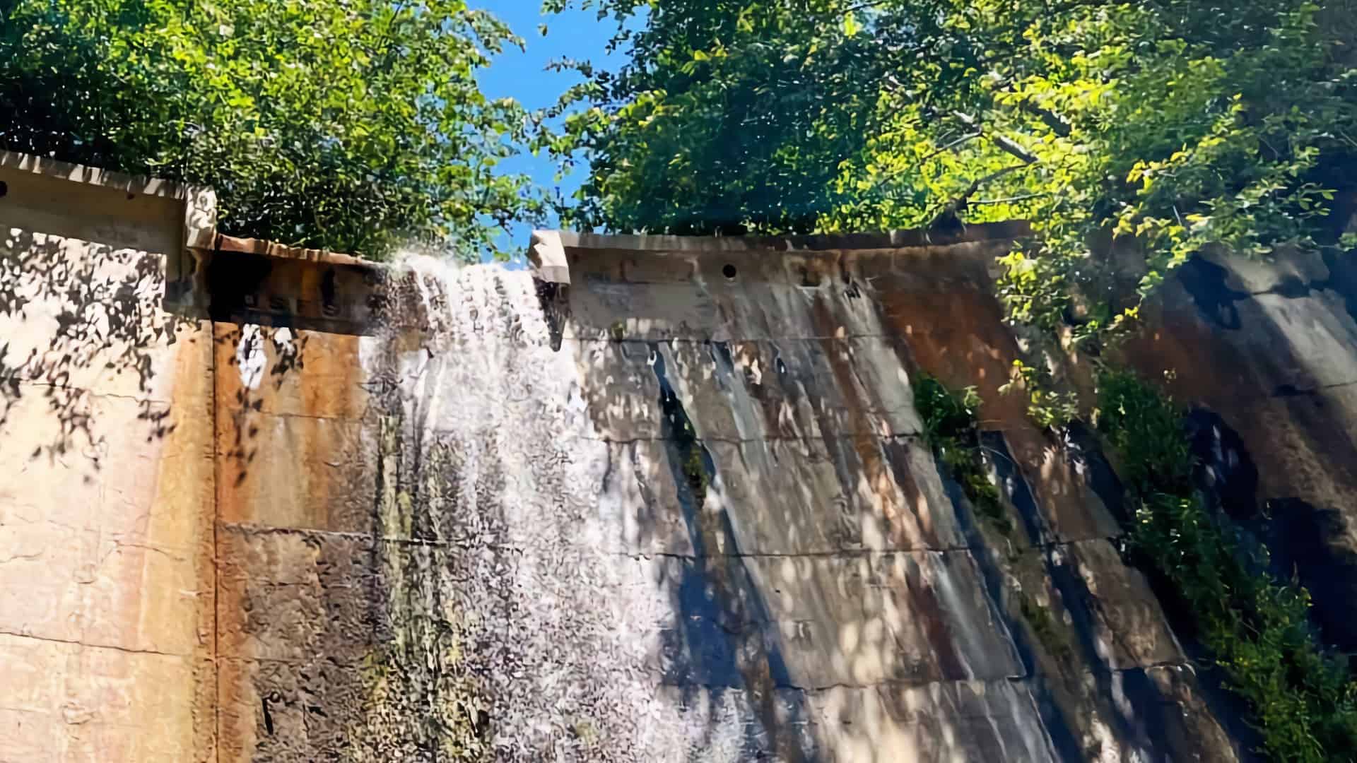 Brown Mountain Dam