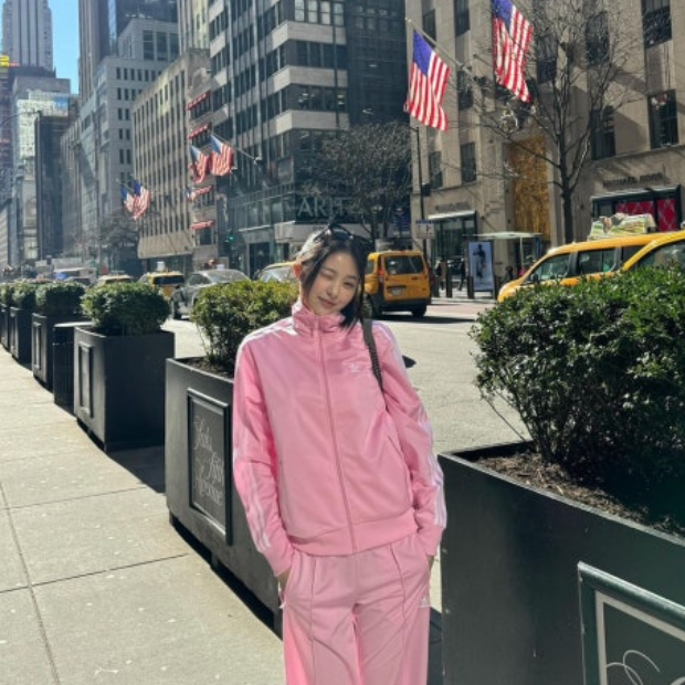 아디다스 셋업 코디 김민지