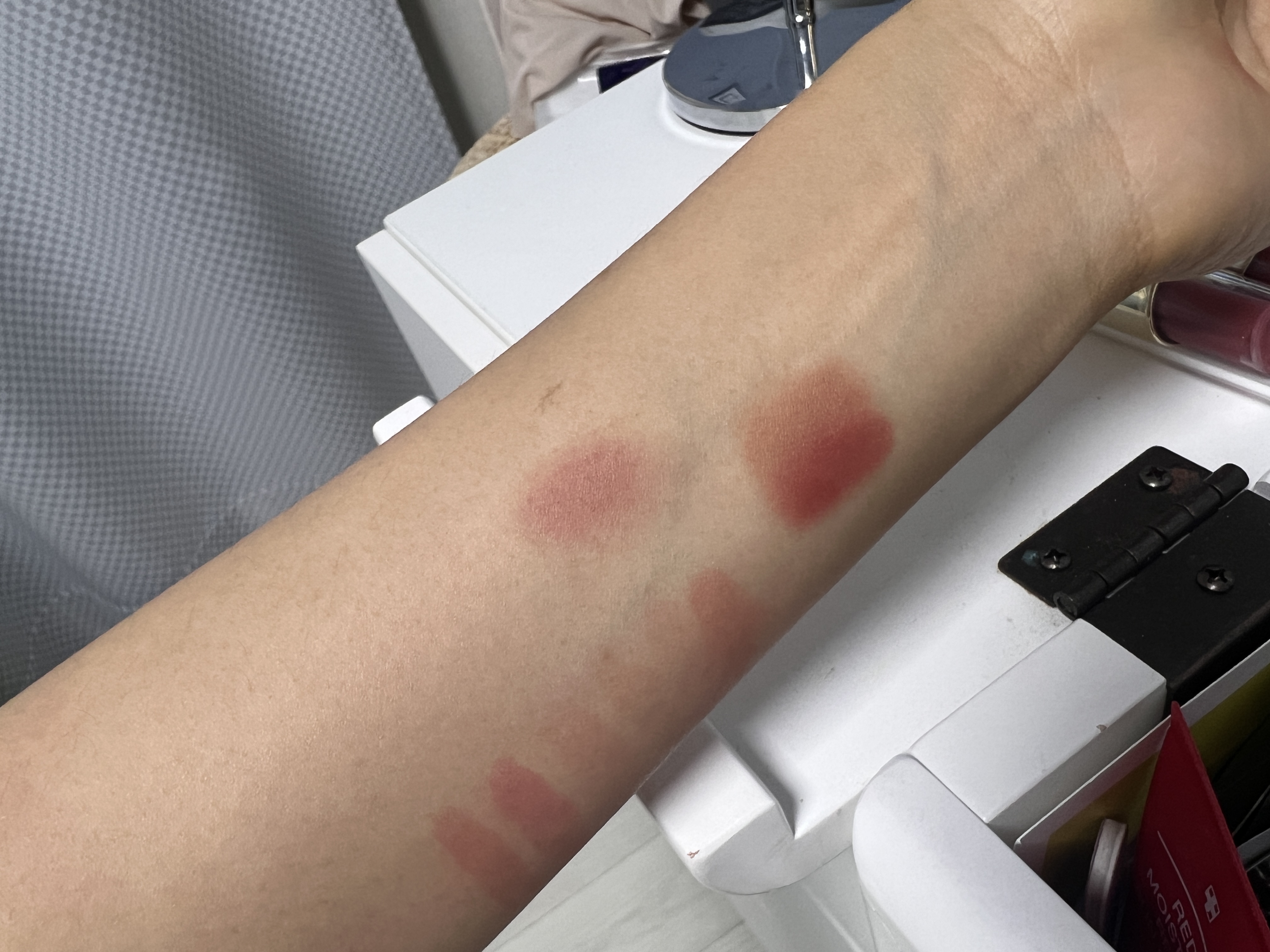 포렌코즈 틴트 발색