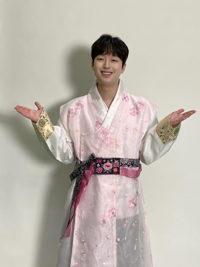 경복궁-한복대여-고운솔 한복