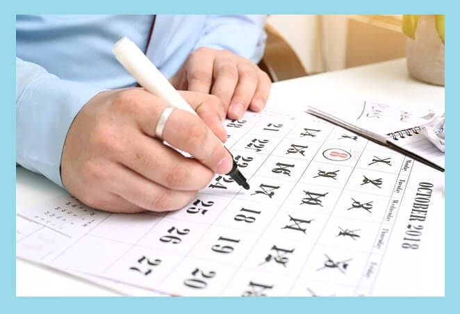 달력에-날짜-공휴일-체크하는-손