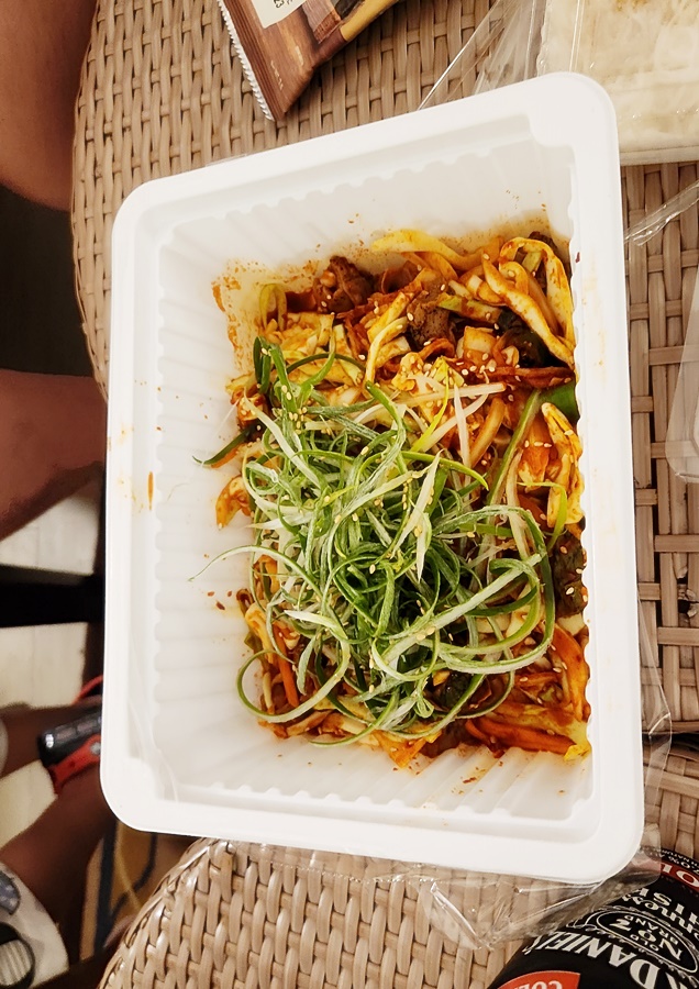 파가 잔뜩 올라간 골뱅이소면