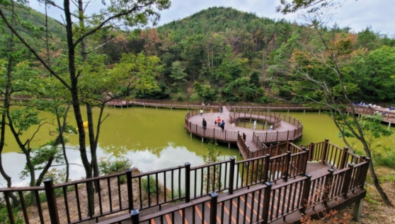부산 안데르센 극장 테마숲
