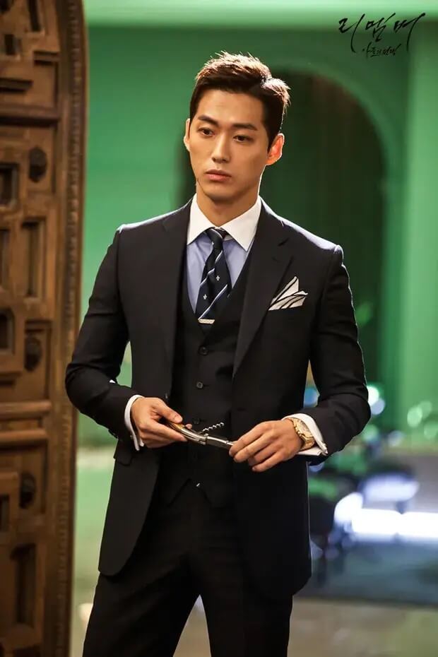 리멤버 아들의 전쟁의 주인공 남규만역의 남궁민 메인 홍보 포스터입니다.