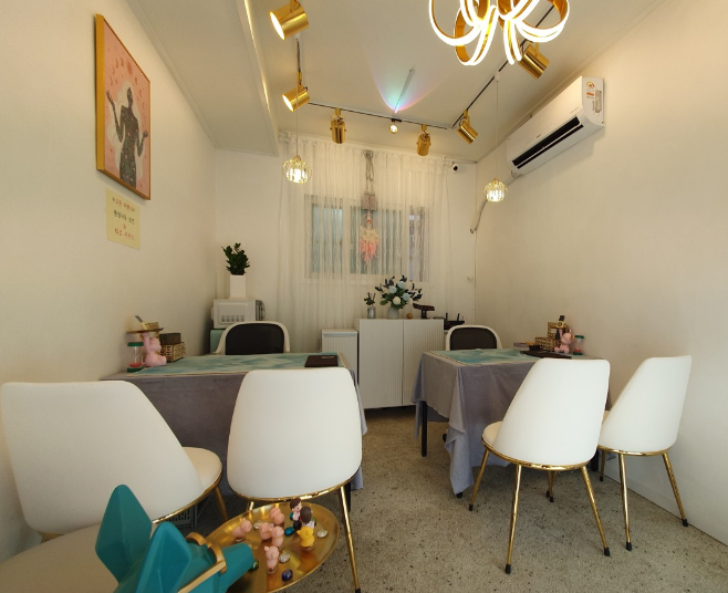 오로라 사주 타로 내부 모습