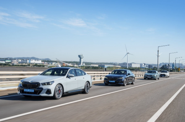 2025 BMW 5시리즈: 풀체인지 모델 정보, 가격, 연비, 그리고 경쟁 차종 비교분석