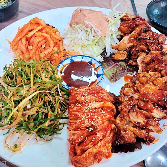 MBN 생생정보 마당 강원 춘천 맛과 영양 최고, 한방 닭보쌈 맛집