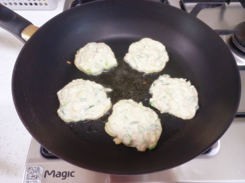 [몸에 좋은 대파 요리] 쪽파 대신 대파로&amp;#44; 다짐육을 넣은 대파전