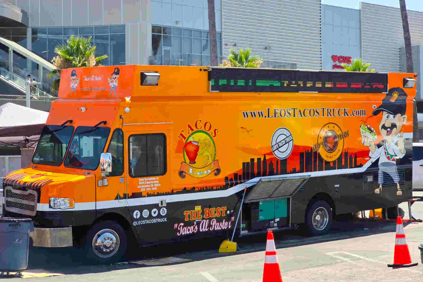 Leo&rsquo;s Tacos Truck