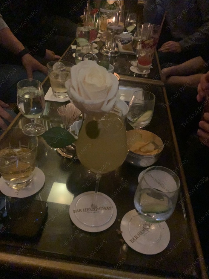 Bar Hemingway table detail drinks glasses candle luxury bar Paris night vibe