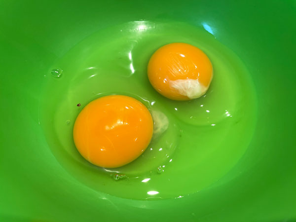 애호박전 계란 풀기