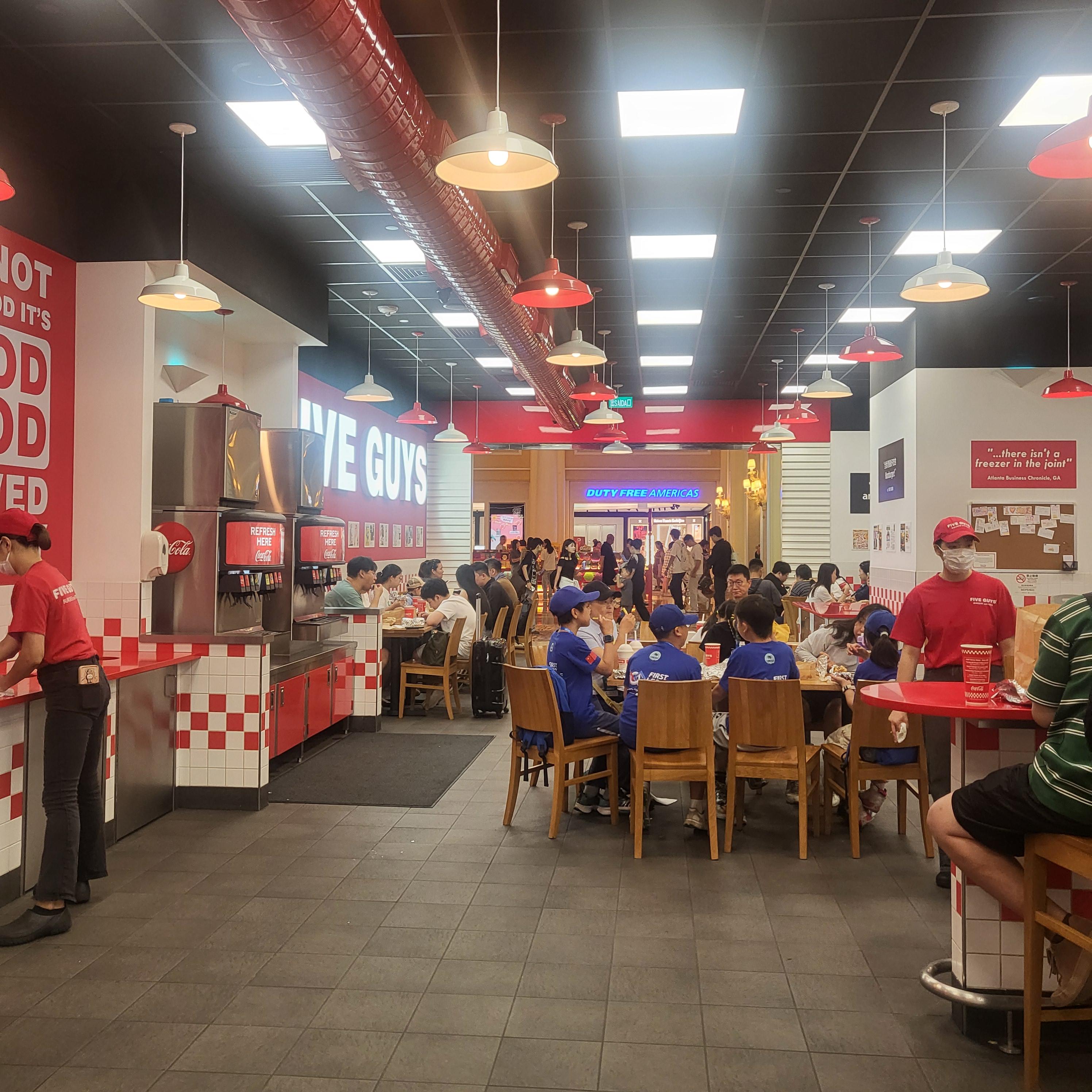 [마카오 호텔 추천] 베네치안 마카오 완벽 투숙기: 객실 가격&amp;#44; 수영장&amp;#44; 곤돌라 이용 팁까지 (아이 동반 가족여행)