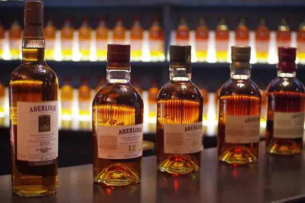 줄세워진 아벨라워 위스키들