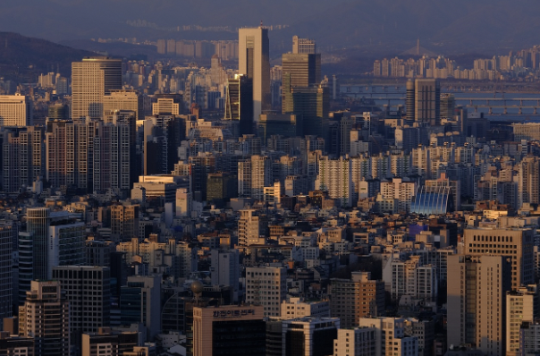 서울역 고가 위의 변화, 서울로 미디어갤러리에서 만나는 도시의 빛과 이야기