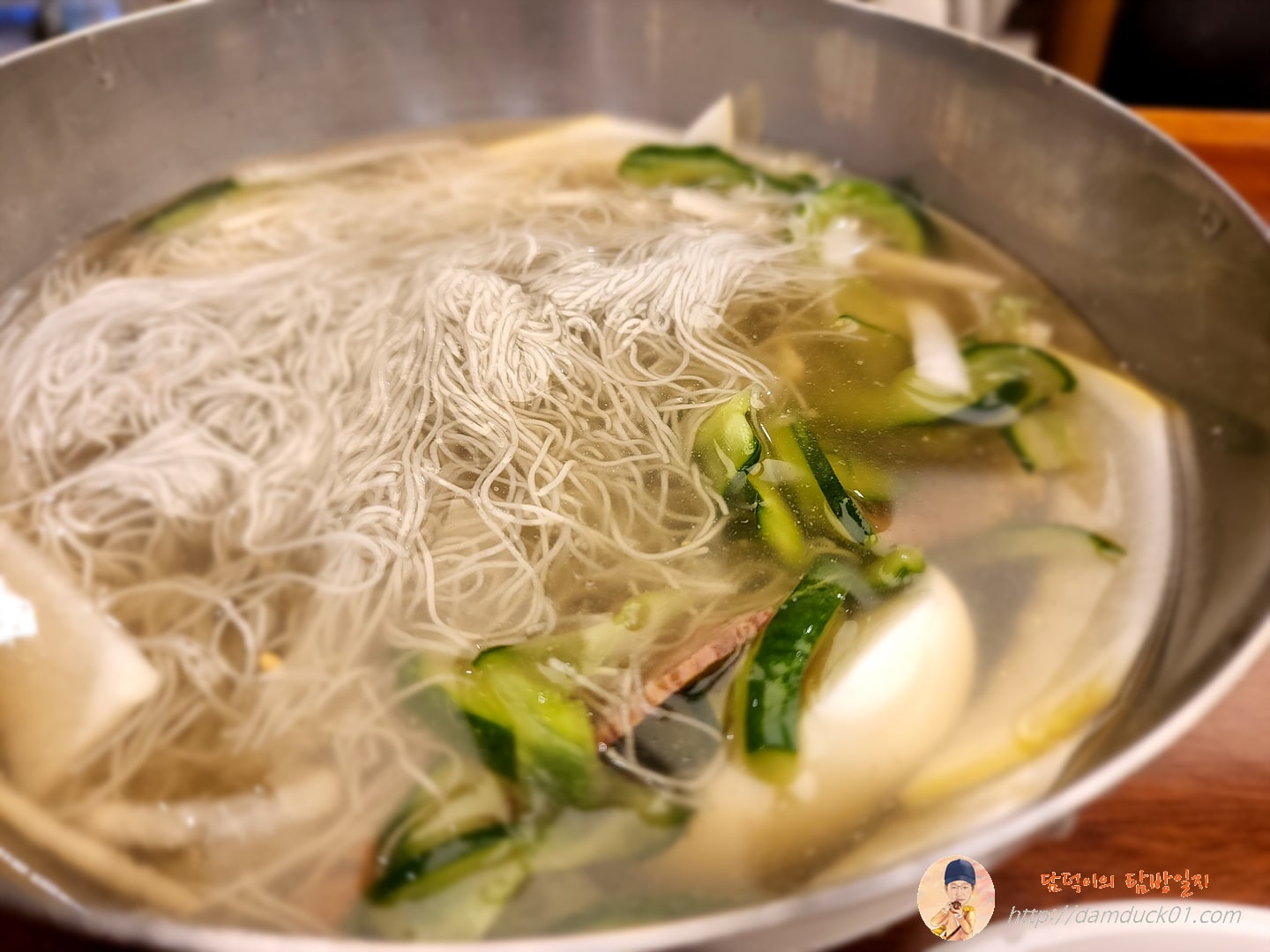 물냉면