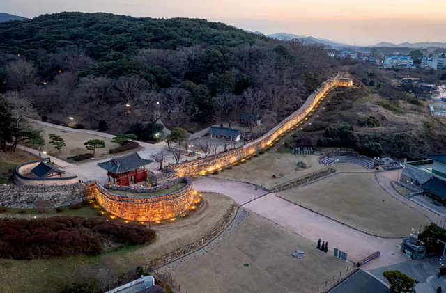 [4월~5월 축제] 고창 1박 2일 감성 여행❘청보리밭 축제, 고창 읍성, 선운사, 구시포해변 승마체험까지