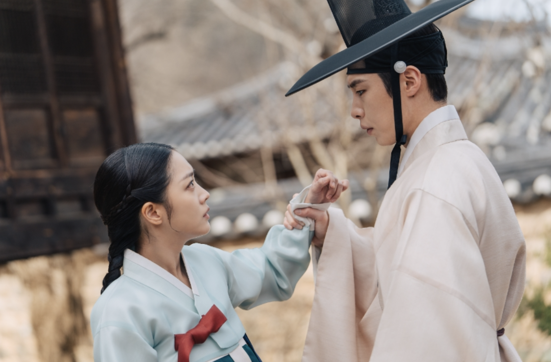 탄금 설인 정체