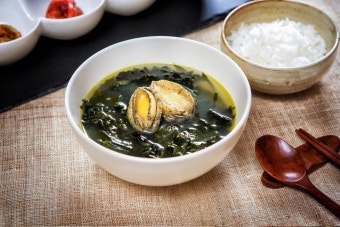 전복 미역국 제대로 끓이는 방법