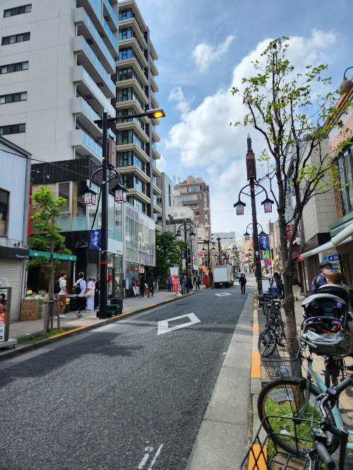 일본 도쿄여행: 가쿠라자카 거리 구경 - 현지 느낌 가득한 찻집과 소품 가게