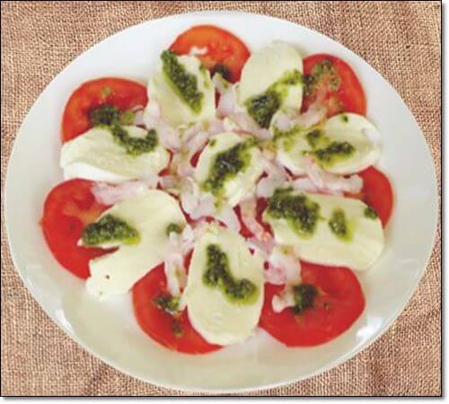 모짜렐라 치즈 샐러드